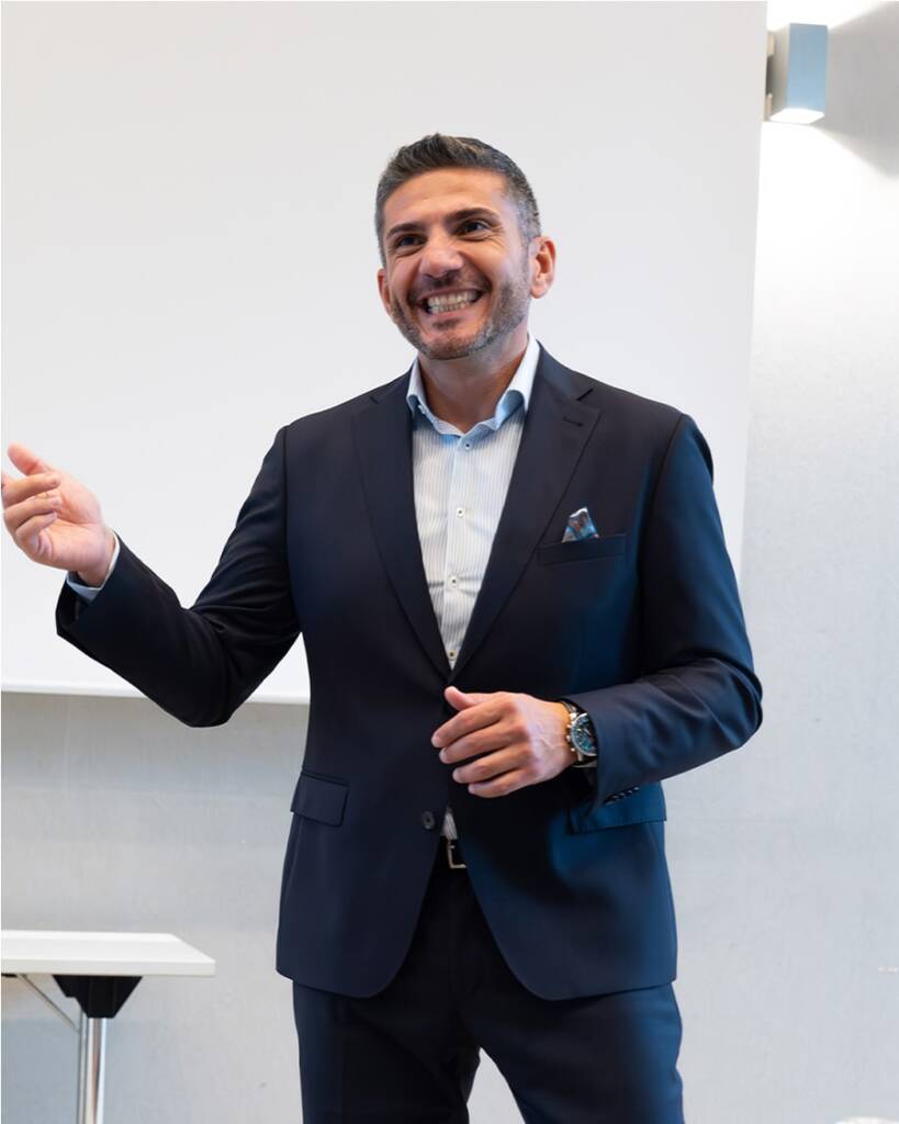 Deniz Gueldali — Business-Coach